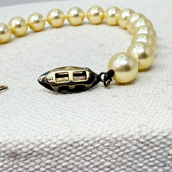 Vintage Faux Pearl Bracelet Sterling Silver Clasp Retro Classic Marked - Picture 6 of 8